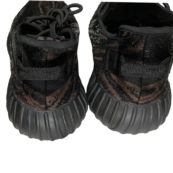 Adidas Yeezy size 11.5 used excellent condition,, no insoles - Picture 3 of 6